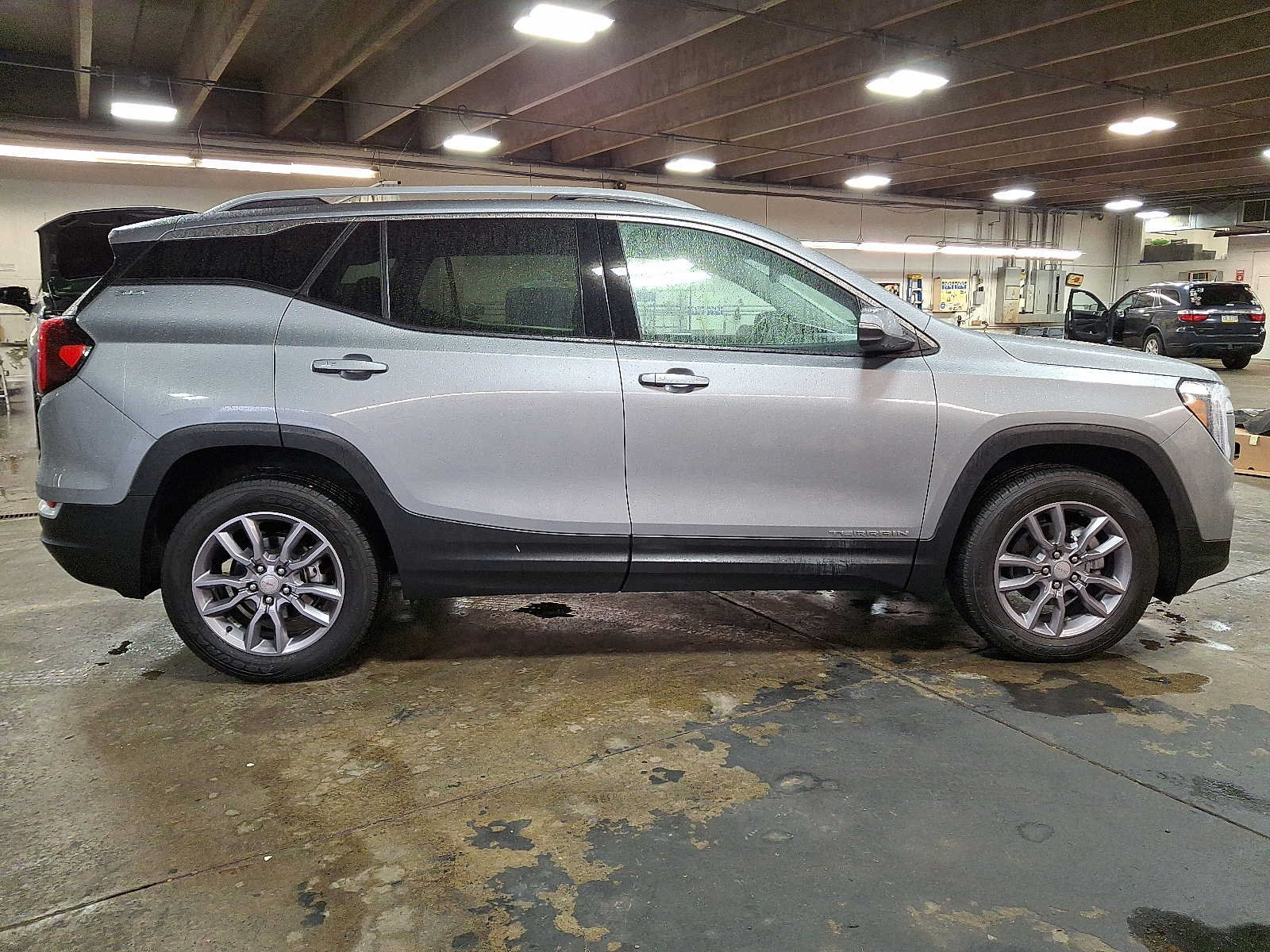 Used 2023 GMC Terrain SLT AWD/4WD image 7