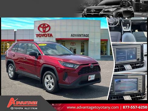 Used 2021 Toyota RAV4 LE AWD/4WD image 1