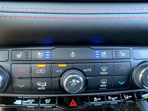 Certified 2025 Dodge Durango R/T AWD/4WD image 32
