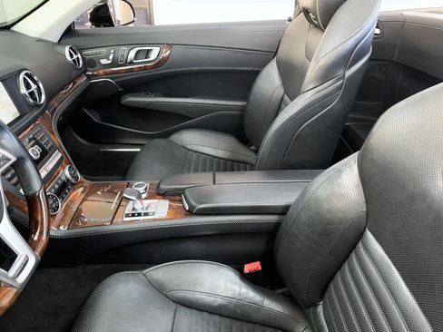 Used 2014 Mercedes-Benz SL 550 image 12