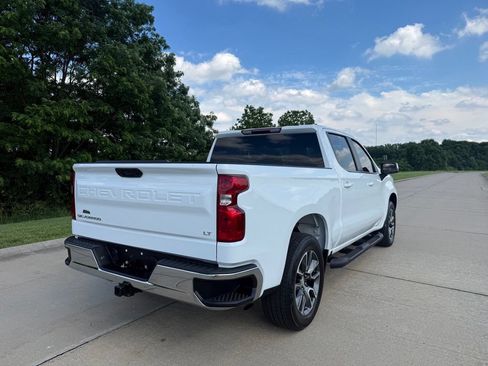 Used 2023 Chevrolet Silverado 1500 LT AWD/4WD image 3