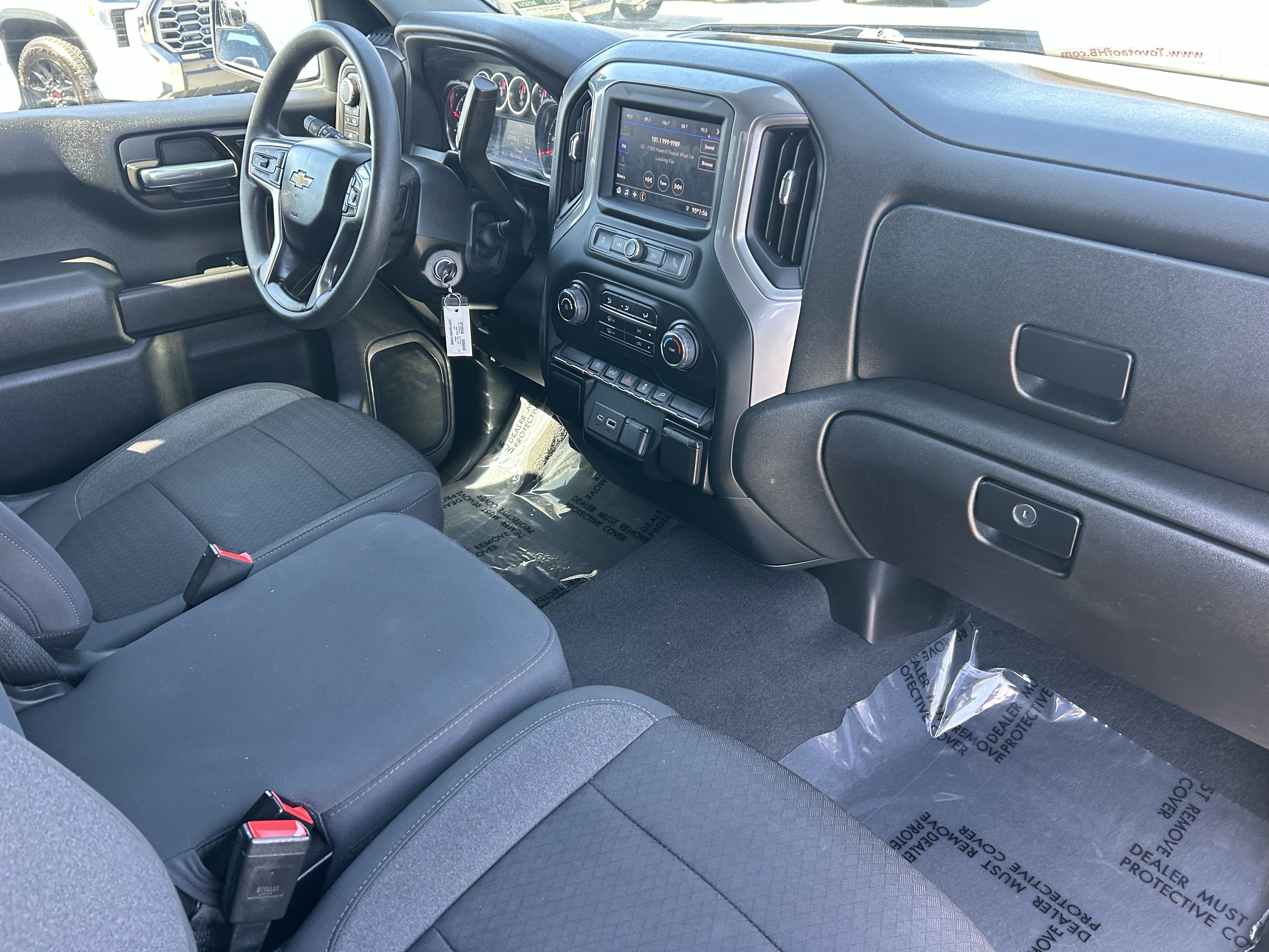 Used 2022 Chevrolet Silverado 1500 Custom w/ Safety Confidence Package AWD/4WD image 10