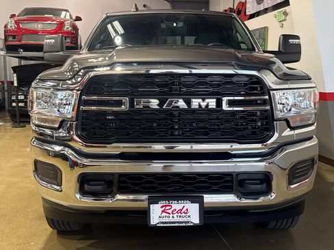 Used 2024 RAM 2500 Tradesman w/ Chrome Appearance Group AWD/4WD image 5
