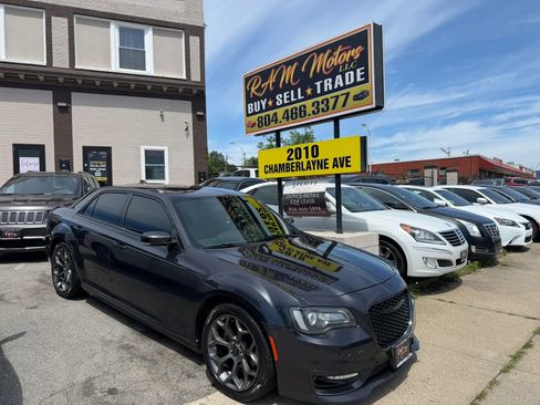 Used 2018 Chrysler 300 S w/ 300S Premium Group RWD image 1