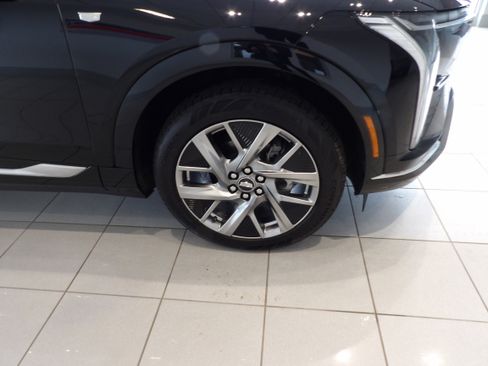 Used 2025 Cadillac Optiq Luxury 2 w/ LPO, Floor Liner Package AWD/4WD image 29