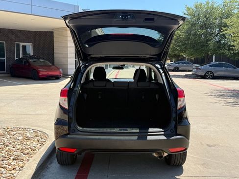 Used 2022 Honda HR-V EX image 5