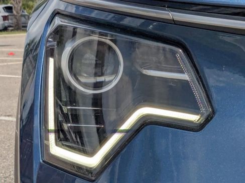 Certified 2023 Kia Niro EX Touring FWD image 12