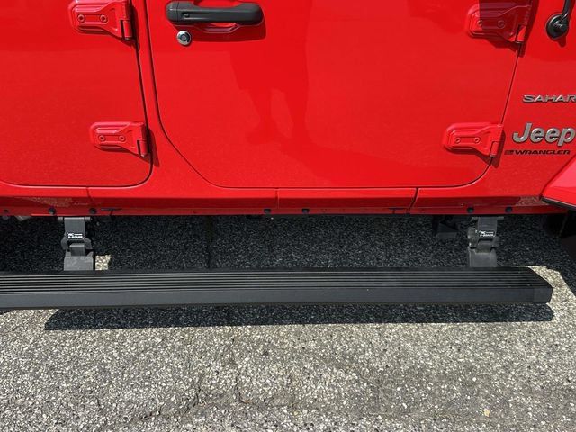 Used 2023 Jeep Wrangler Unlimited Sahara AWD/4WD image 28