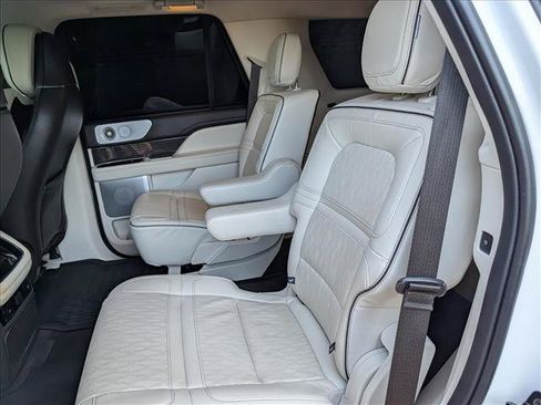 Certified 2024 Lincoln Navigator Black Label AWD/4WD image 30