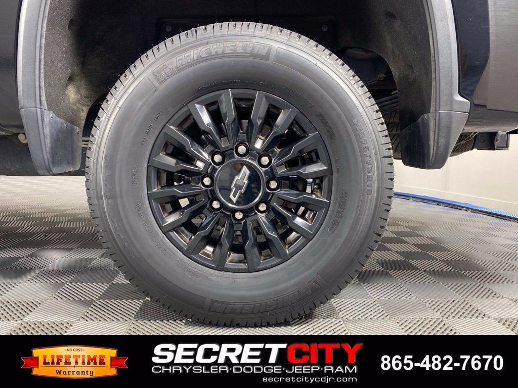 Used 2022 Chevrolet Silverado 3500 LTZ w/ LTZ Plus Package AWD/4WD image 9