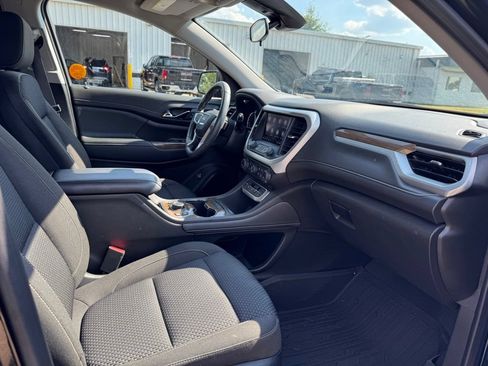 Used 2023 GMC Acadia SLE w/ Driver Convenience Package FWD image 15