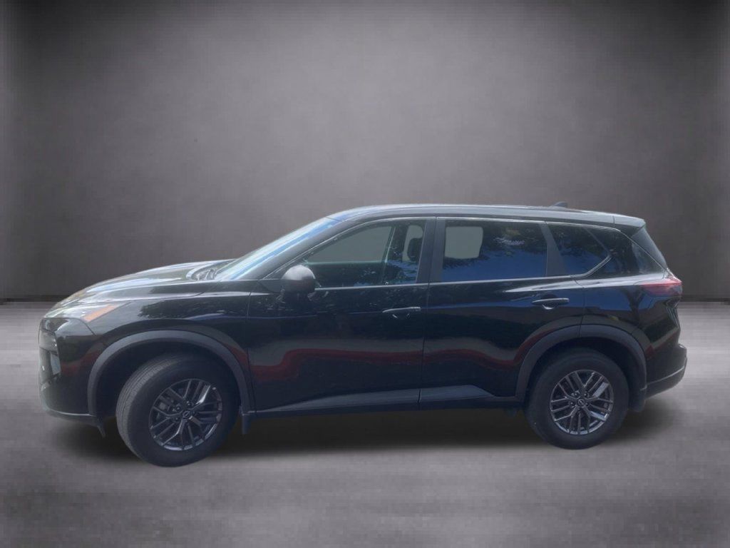 Used 2025 Nissan Rogue S AWD/4WD image 6