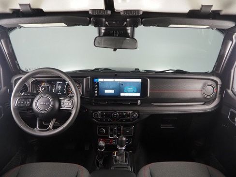 Used 2025 Jeep Wrangler 4WD Rubicon image 3