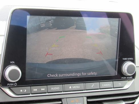 Used 2024 Nissan Altima 2.5 SV FWD image 23
