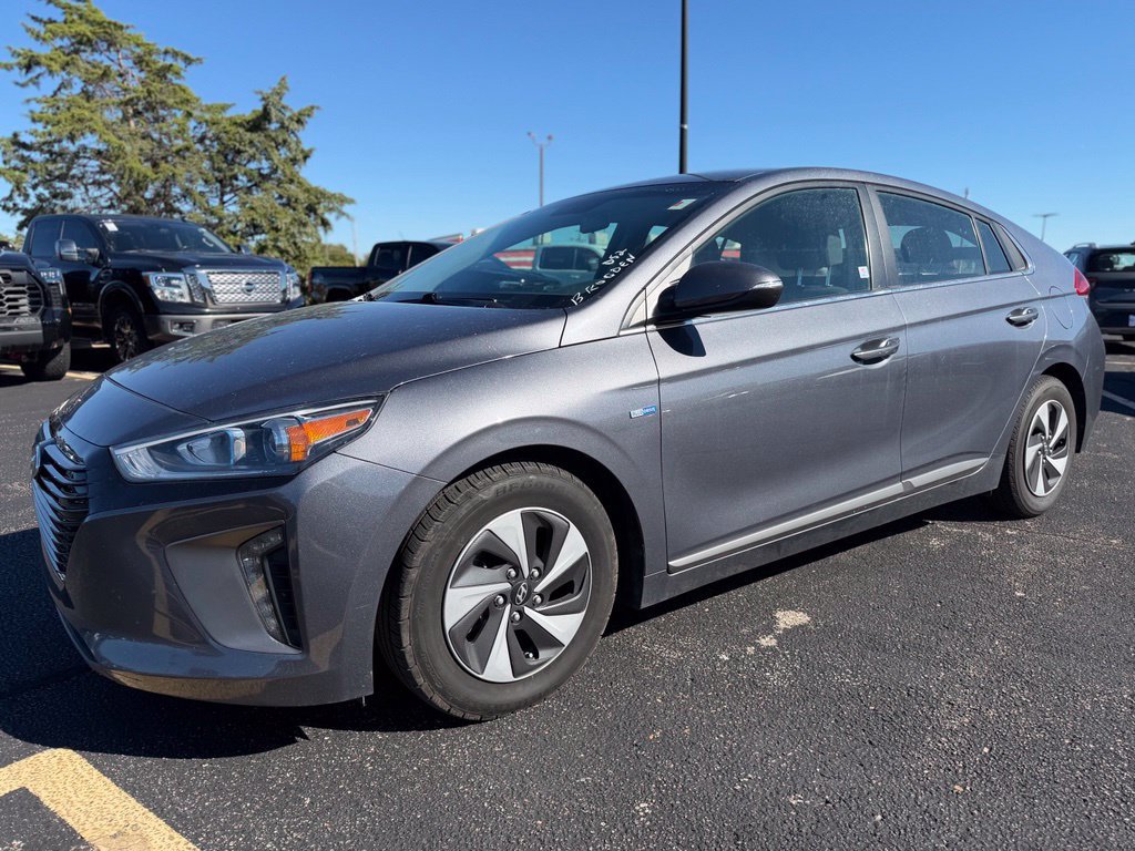 Used 2017 Hyundai Ioniq SEL FWD image 3