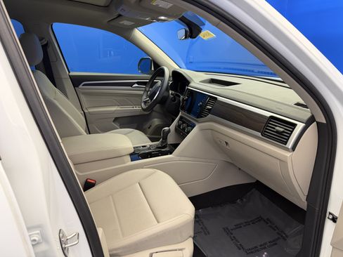 Certified 2023 Volkswagen Atlas SE w/ Panoramic Sunroof Package FWD image 25