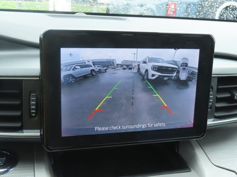 Used 2023 Ford Explorer XLT w/ Equipment Group 202A RWD image 33