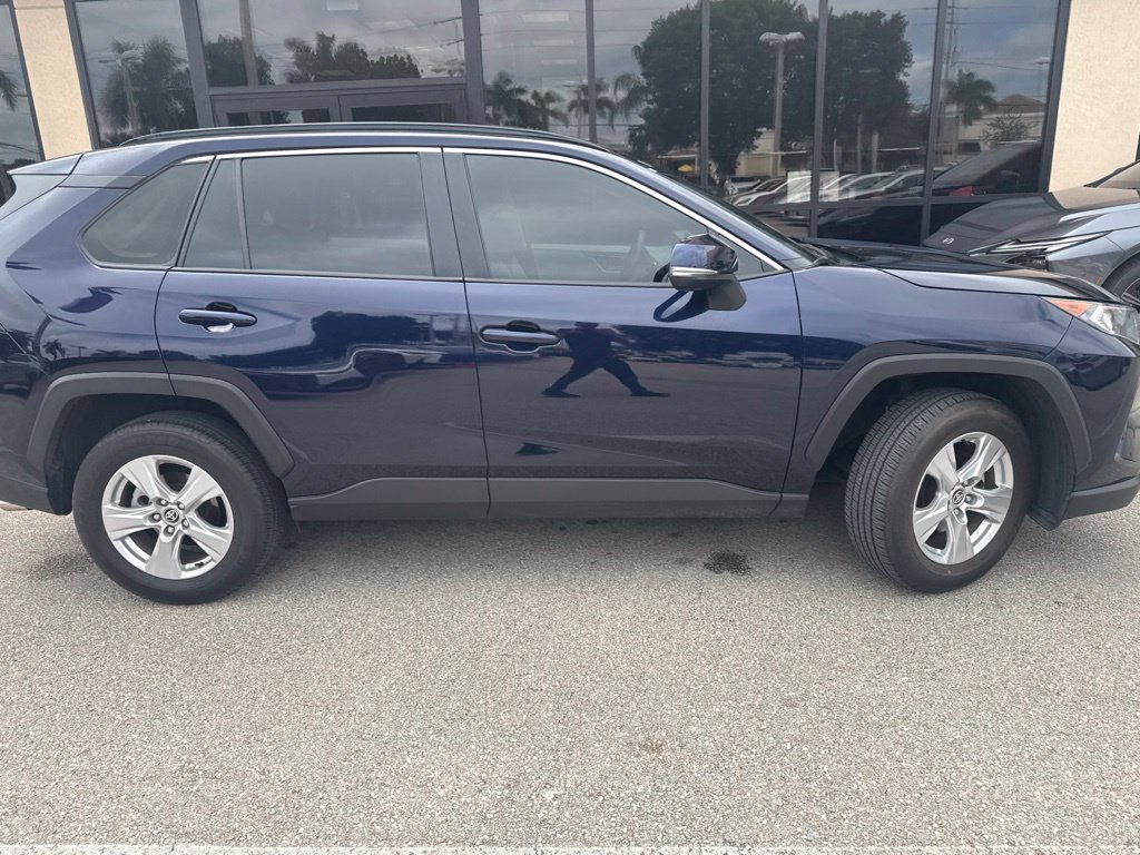 Used 2021 Toyota RAV4 XLE w/ Convenience Package FWD image 16