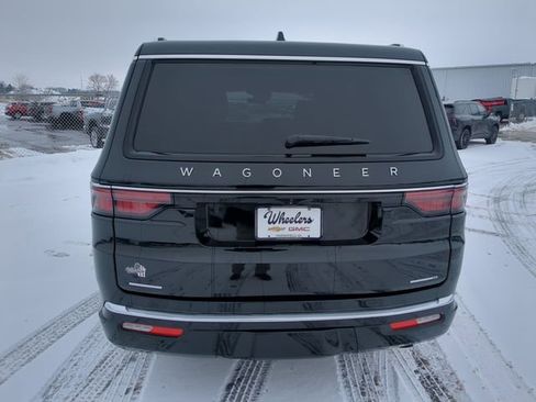 Used 2023 Jeep Wagoneer Series II w/ Premium Group I image 4