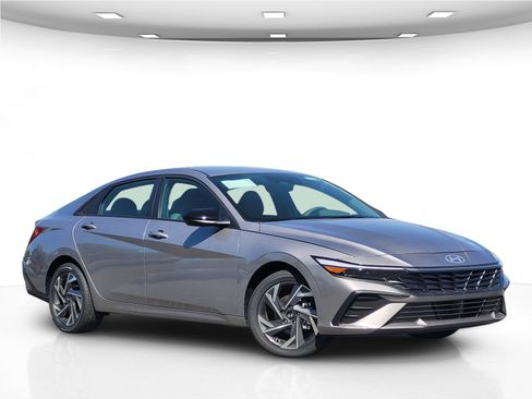 New 2025 Hyundai Elantra SEL image 10