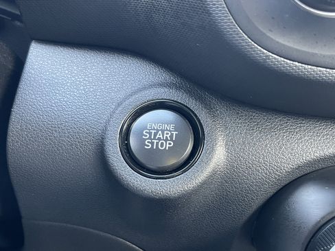 Used 2024 Hyundai Venue Limited image 22