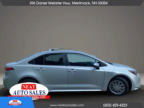 Used 2022 Toyota Corolla LE FWD image 4
