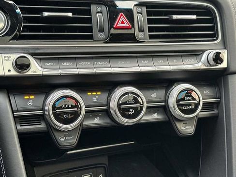 Used 2020 Genesis G70 3.3T w/ Prestige Package image 18