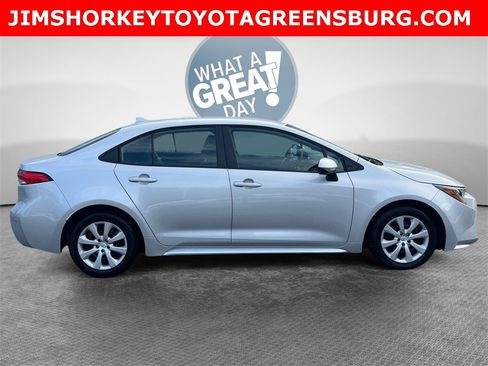 Used 2023 Toyota Corolla LE image 2