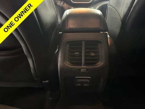 Used 2019 Jeep Cherokee Latitude Plus AWD/4WD image 27