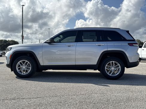 New 2025 Jeep Grand Cherokee Laredo X image 8