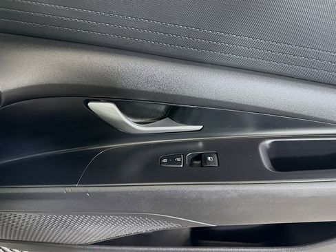 Used 2021 Hyundai Elantra SEL image 31