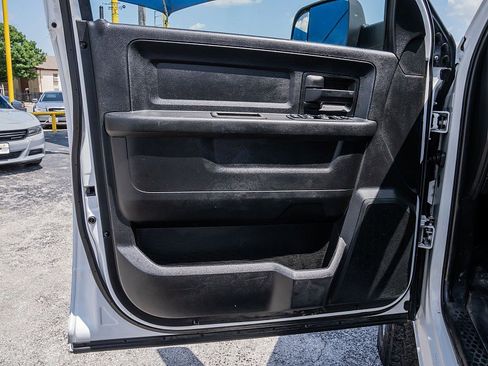 Used 2018 RAM 2500 Tradesman w/ Chrome Appearance Group AWD/4WD image 10