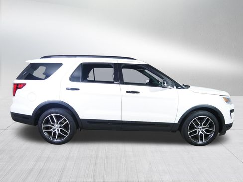 Used 2019 Ford Explorer Sport w/ Ford Safe & Smart Package AWD/4WD image 8
