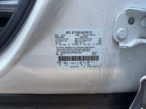 Used 2023 Ford Explorer XLT image 13