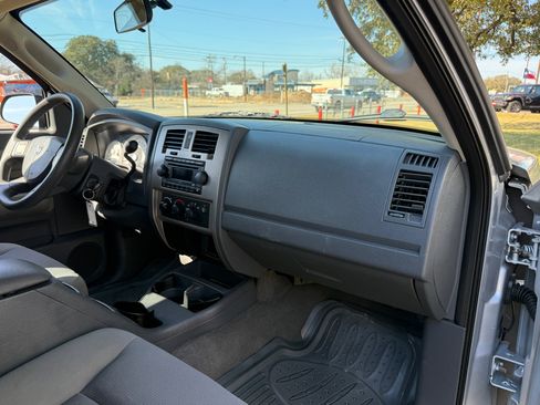 Used 2006 Dodge Dakota SLT image 16