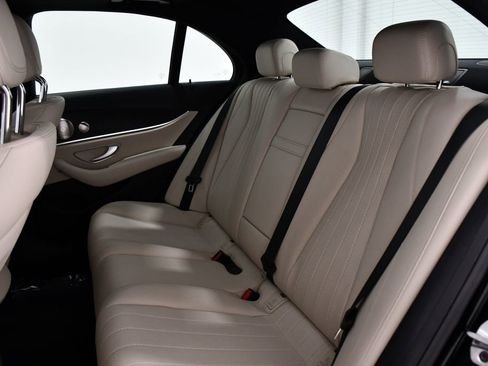 Used 2022 Mercedes-Benz E 350 4MATIC Sedan image 21