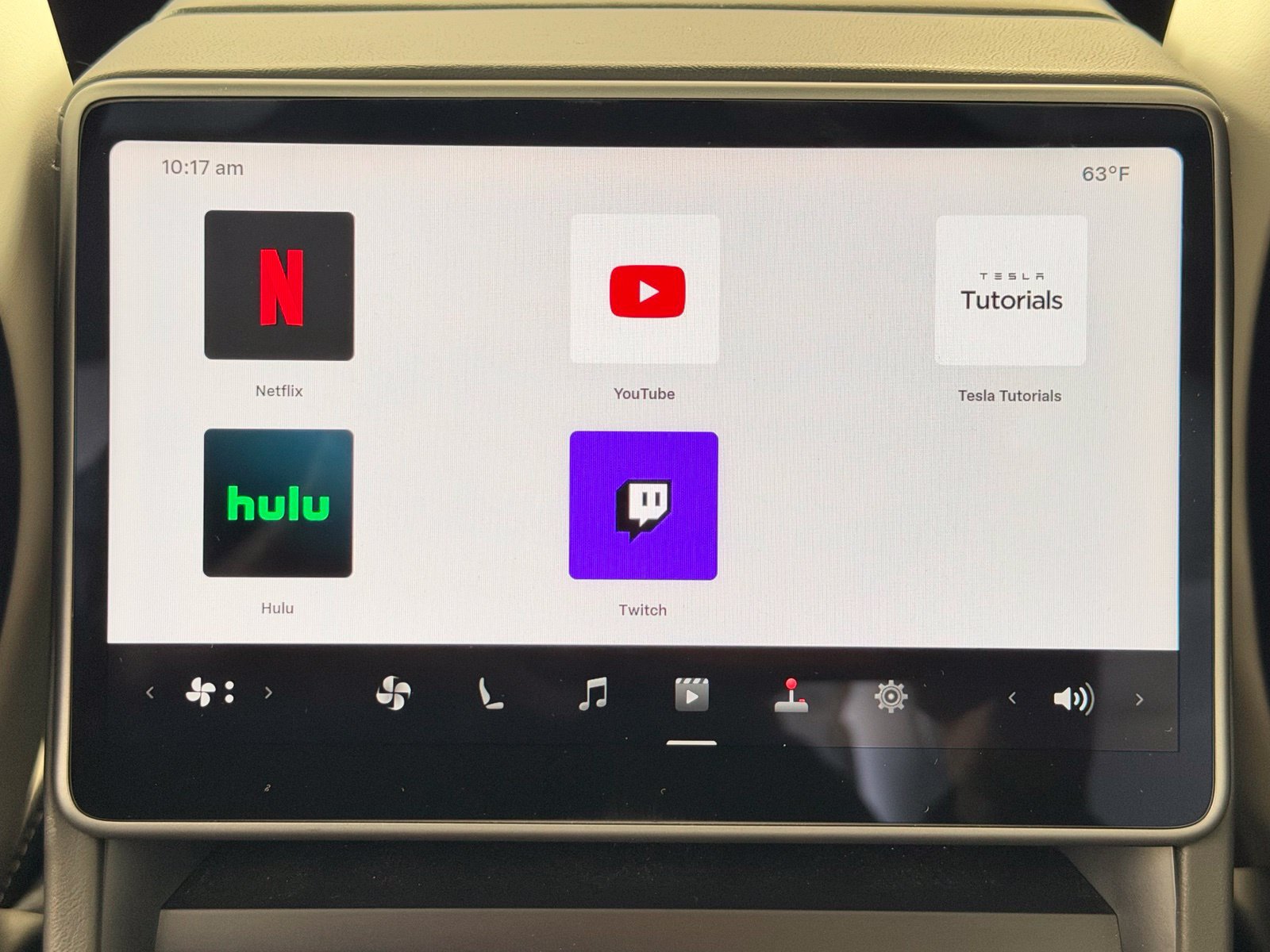 Used 2026 Tesla Model Y AWD image 17