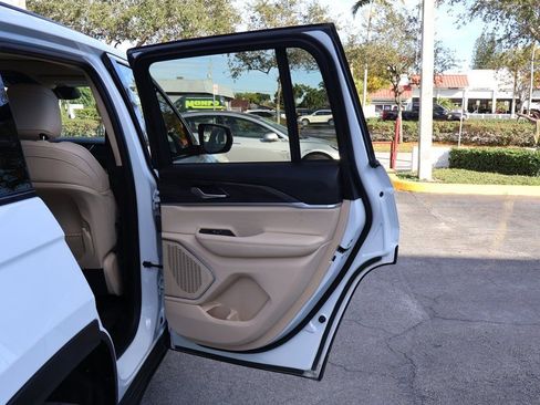 Used 2022 Jeep Grand Cherokee Limited w/ Trailer Tow Prep Group (B) image 28