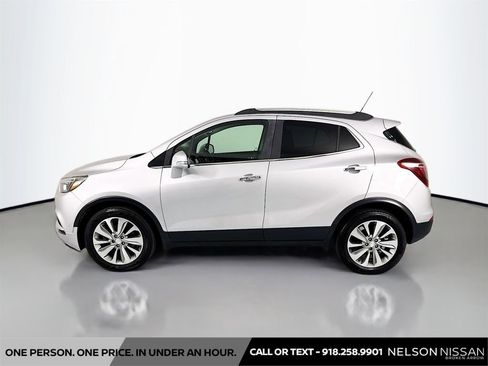 Used 2017 Buick Encore Essence FWD image 8