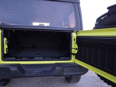 Used 2022 Jeep Wrangler Unlimited Willys image 29