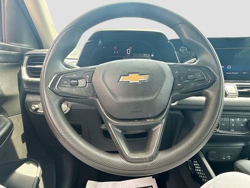 Used 2024 Chevrolet TrailBlazer LS FWD image 12