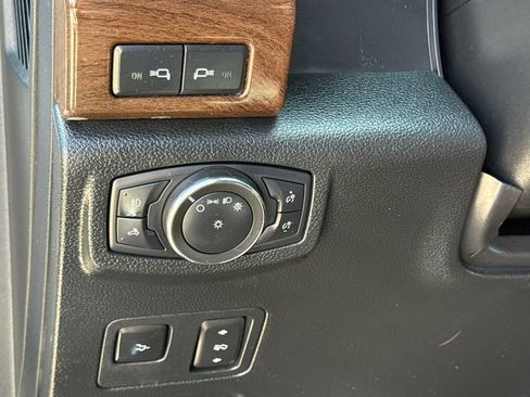 Used 2020 Ford F350 Lariat w/ Lariat Ultimate Package AWD/4WD image 24