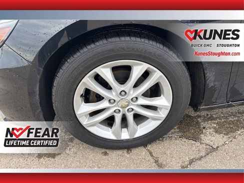 Used 2017 Chevrolet Malibu LT image 16