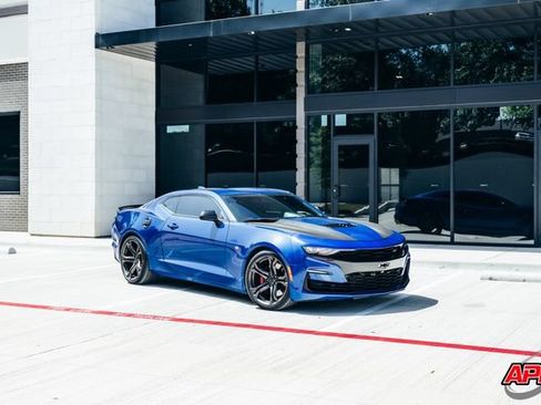 Used 2019 Chevrolet Camaro SS RWD image 39
