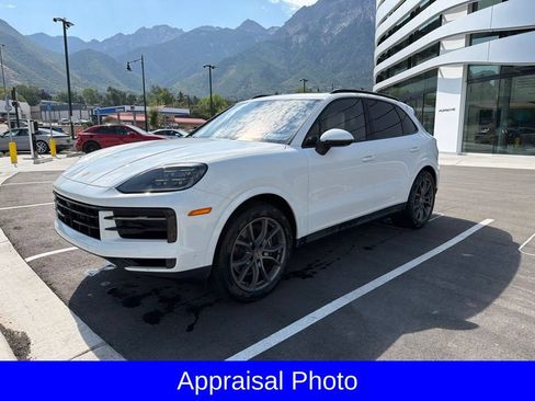 Certified 2024 Porsche Cayenne AWD/4WD image 1