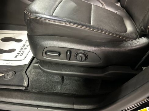 Used 2021 Chevrolet Traverse Premier w/ Redline Edition image 13