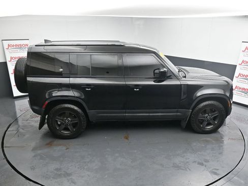 Used 2022 Land Rover Defender 110 S image 32