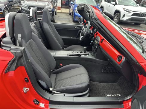 Used 2008 MAZDA MX-5 Miata Sport image 16