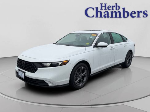 Used 2023 Honda Accord EX image 9
