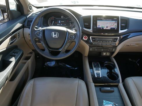 Used 2017 Honda Pilot Touring image 11